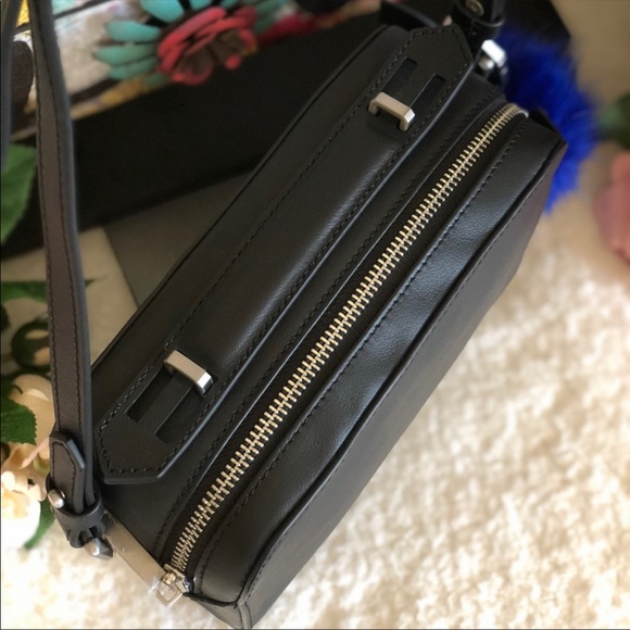 Kendall + Kylie Lucy leather Crossbody bag - Picture 4 of 8